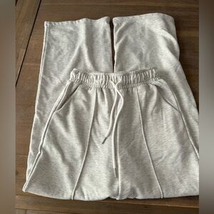 Princess Polly Sweatpants EUC Size 2